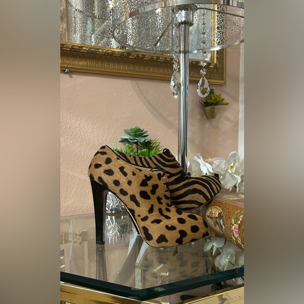 Charlotte Olympia Calf Hair Leopard Zebra Print Lace-Up Heels Size 37 - Picture 4 of 16